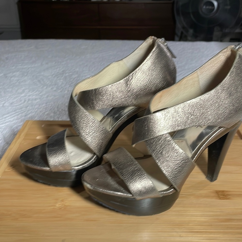 Women’s shoes